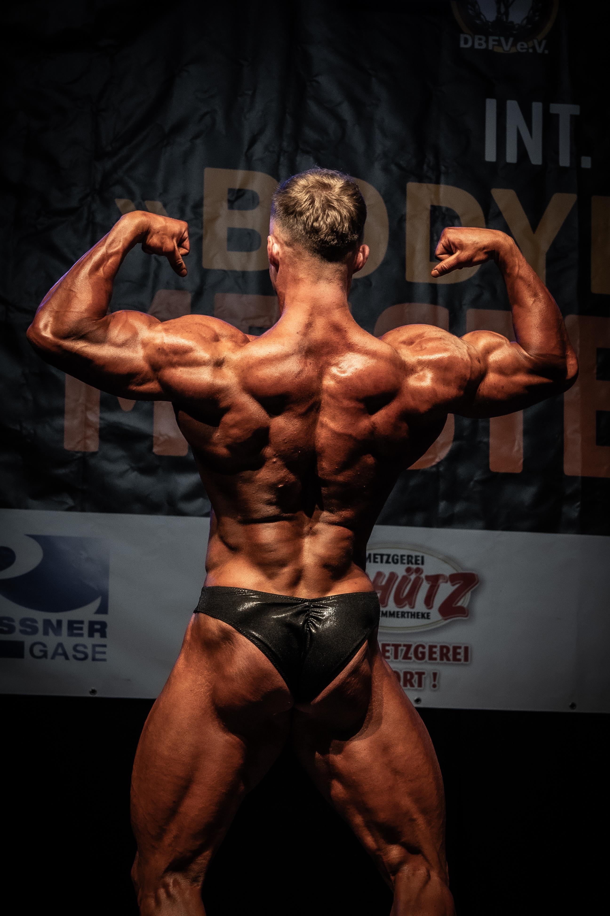 Tim Eichholz – Rückansicht Bodybuilding